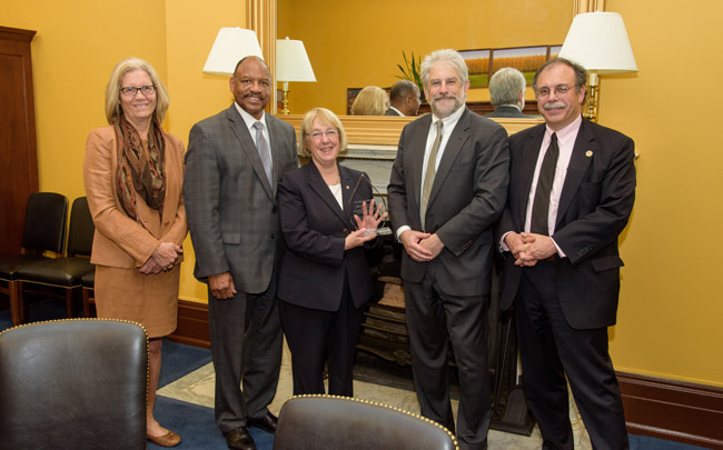 Four Washington state housing authorities honor Sen. Patty Murray with special award